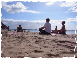 Yoga am Strand_web_klein