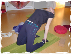 Yogabung_Ustrasana_Kamel3_klein_web